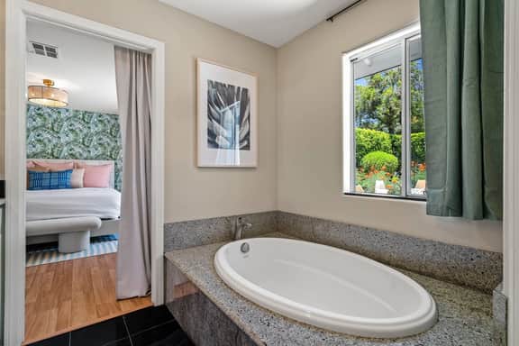 Catalina House - Image 4